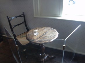 Jane's writing table .
